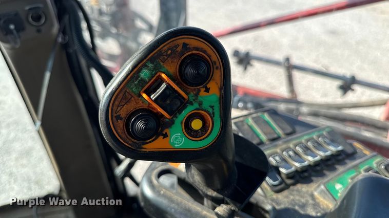 image for item ED1518 2011 Case 4420 Patriot sprayer