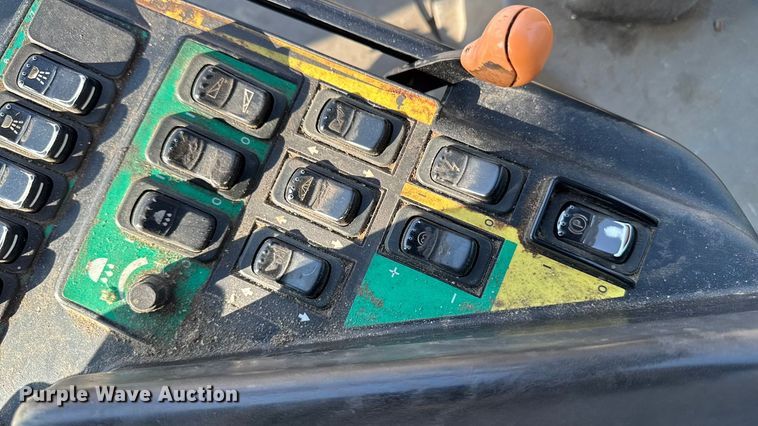 image for item ED1518 2011 Case 4420 Patriot sprayer