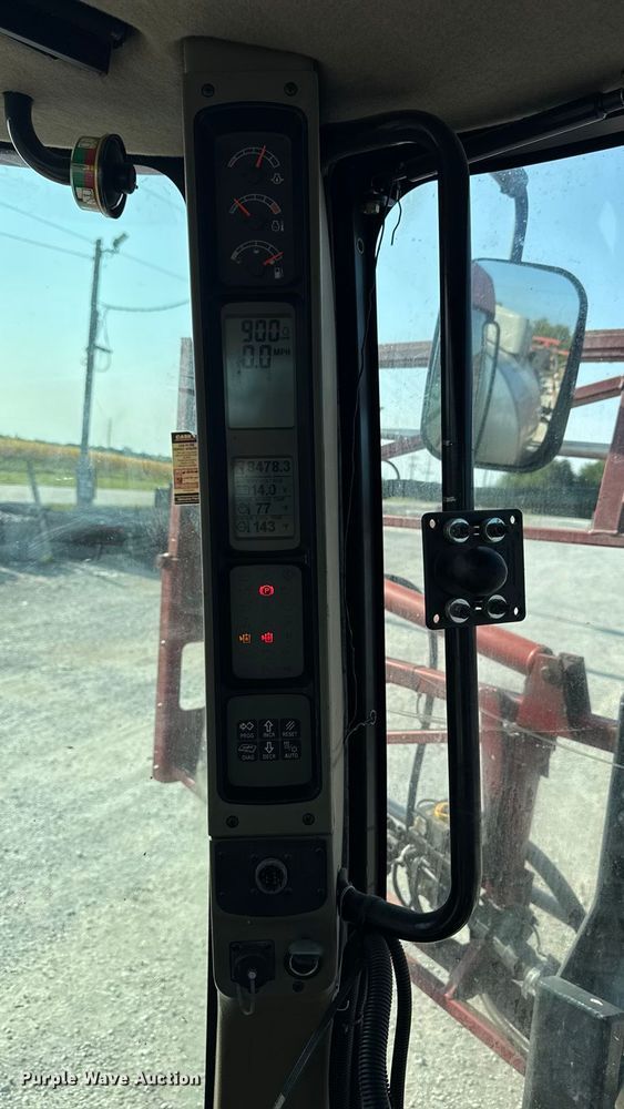 image for item ED1518 2011 Case 4420 Patriot sprayer