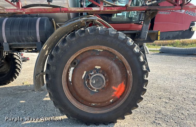 image for item ED1518 2011 Case 4420 Patriot sprayer