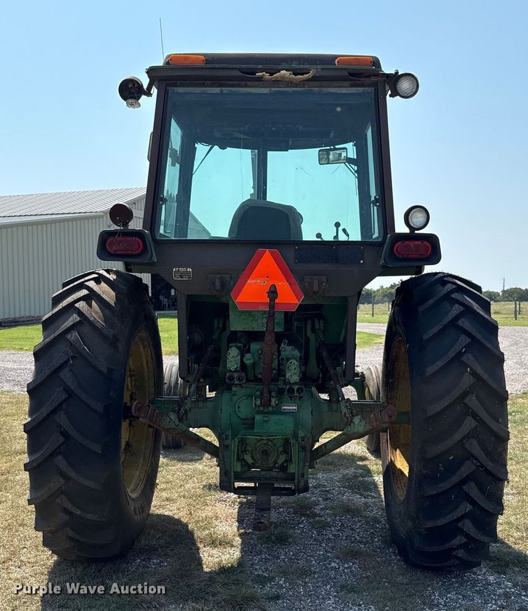 image for item ED5909 1980 John Deere 4240 tractor