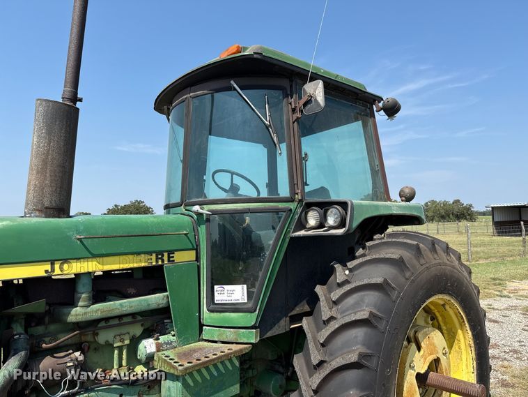 image for item ED5909 1980 John Deere 4240 tractor