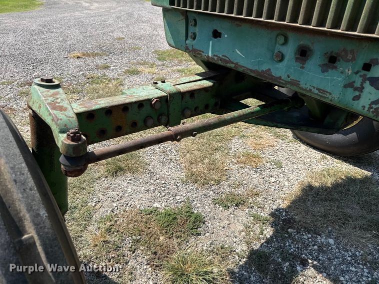 image for item ED5909 1980 John Deere 4240 tractor