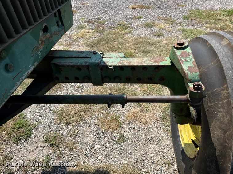 image for item ED5909 1980 John Deere 4240 tractor