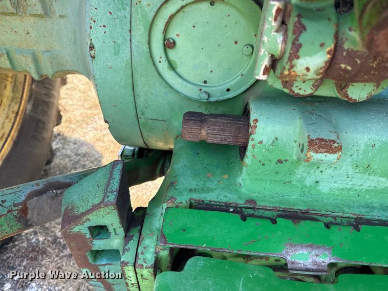 image for item ED5909 1980 John Deere 4240 tractor