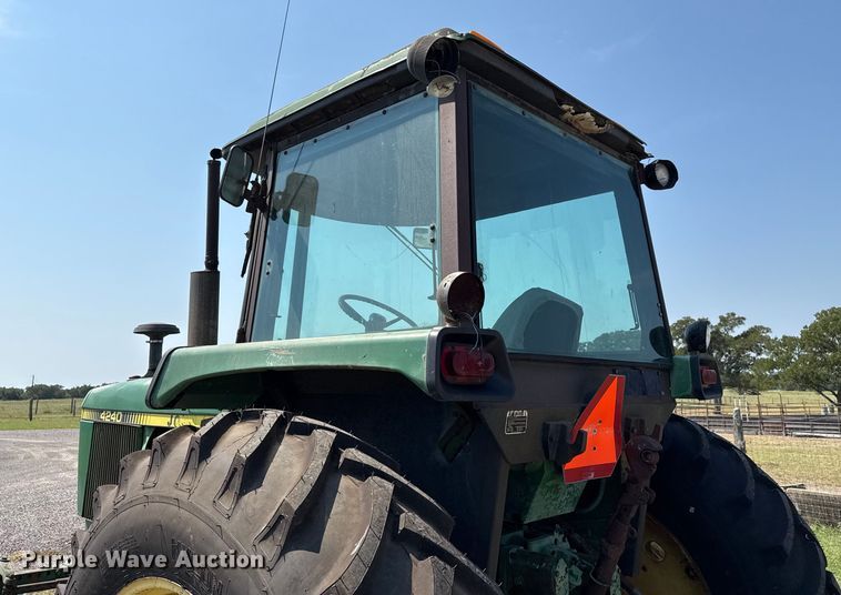 image for item ED5909 1980 John Deere 4240 tractor