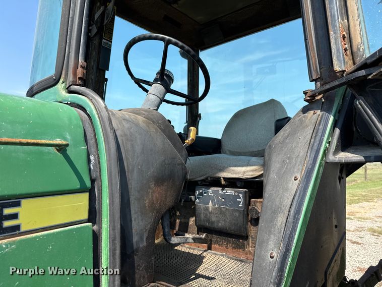 image for item ED5909 1980 John Deere 4240 tractor