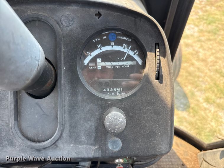 image for item ED5909 1980 John Deere 4240 tractor