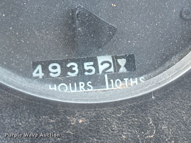 image for item ED5909 1980 John Deere 4240 tractor