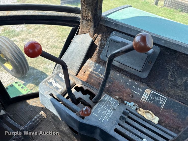 image for item ED5909 1980 John Deere 4240 tractor