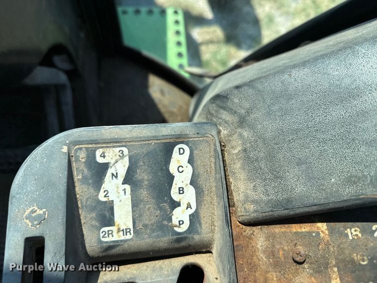 image for item ED5909 1980 John Deere 4240 tractor