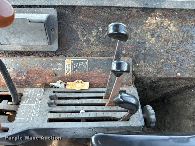 image for item ED5909 1980 John Deere 4240 tractor