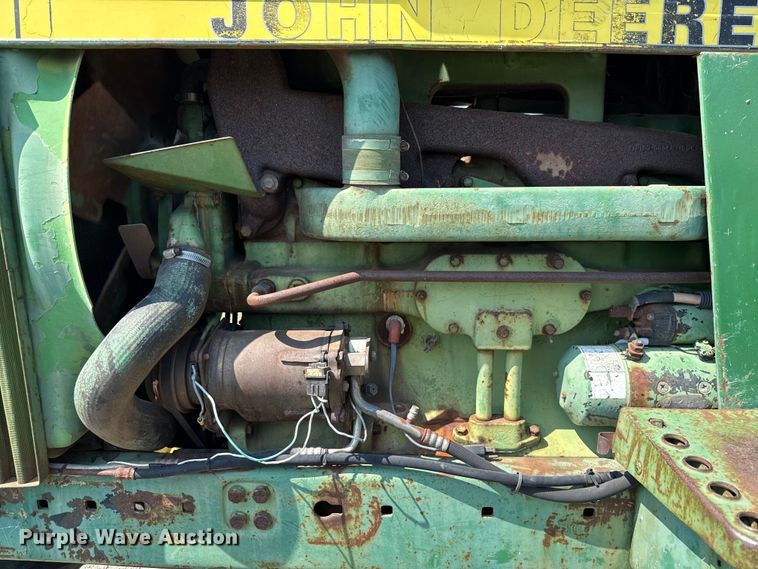 image for item ED5909 1980 John Deere 4240 tractor