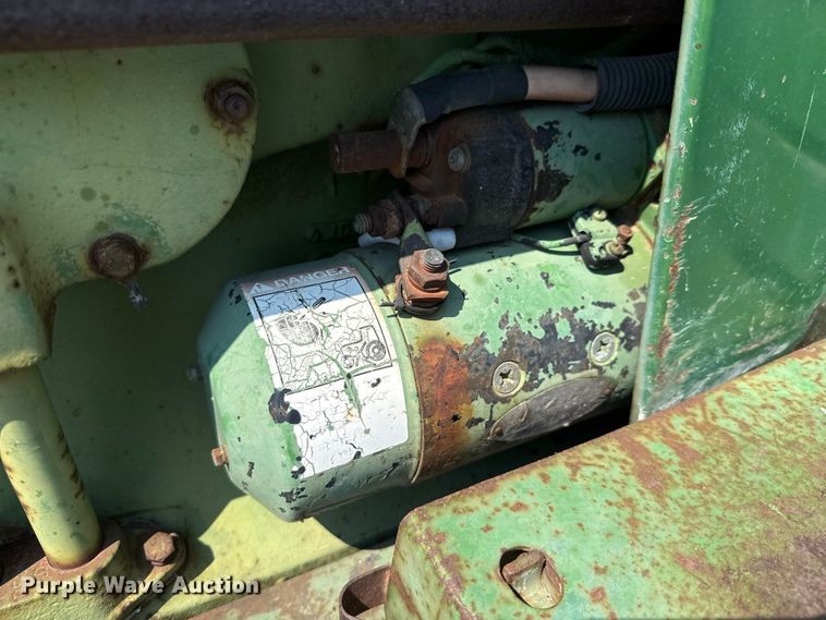 image for item ED5909 1980 John Deere 4240 tractor