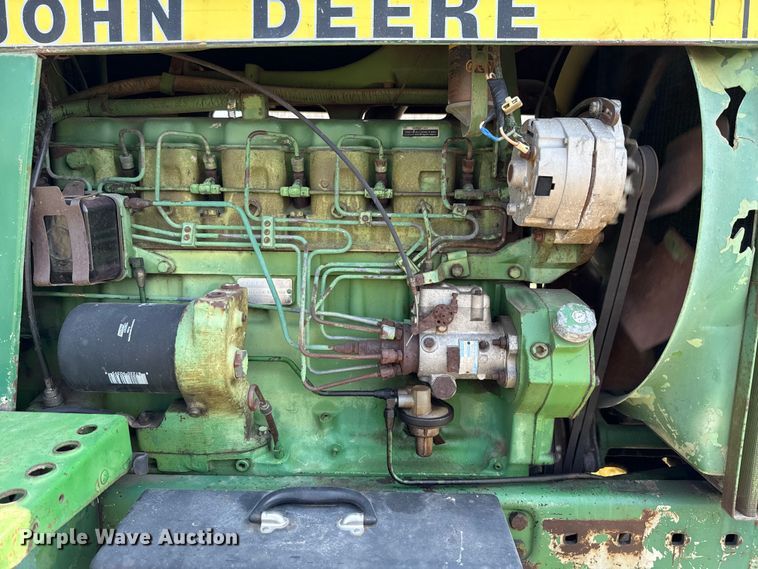 image for item ED5909 1980 John Deere 4240 tractor