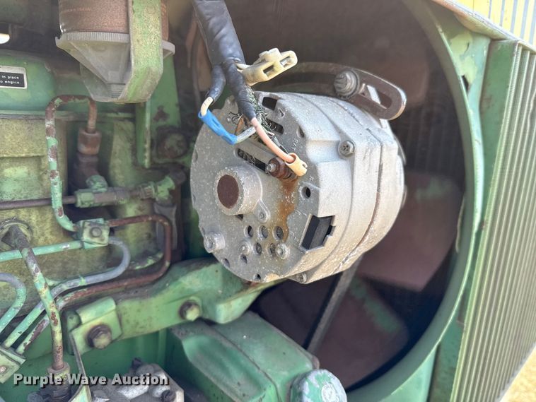 image for item ED5909 1980 John Deere 4240 tractor