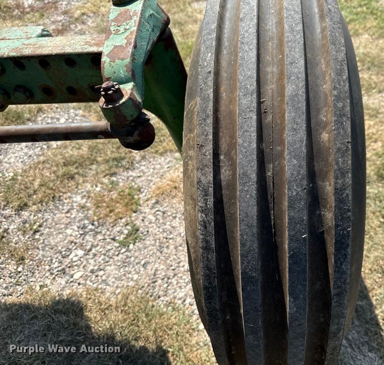 image for item ED5909 1980 John Deere 4240 tractor