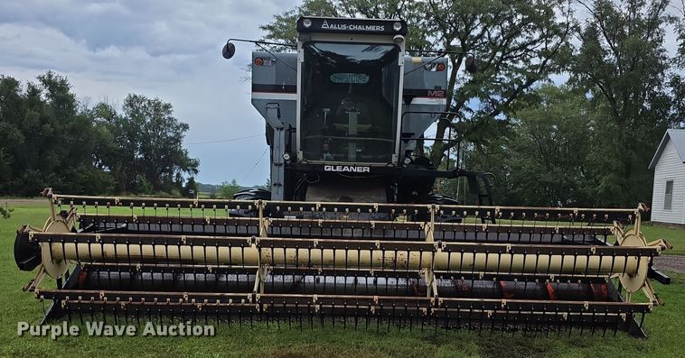 image for item EF3804 Gleaner M2 combine