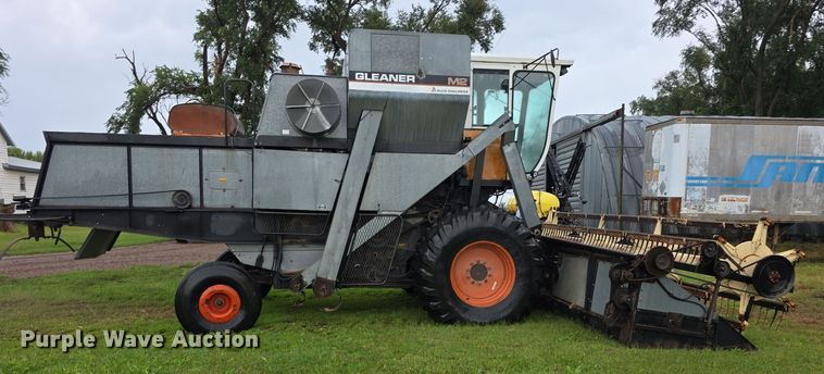 image for item EF3804 Gleaner M2 combine