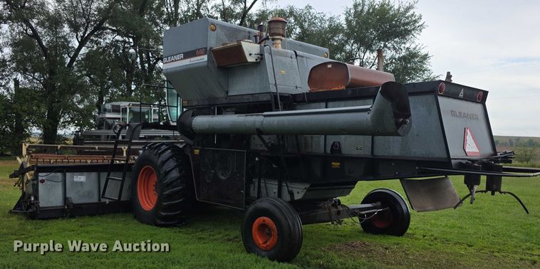 image for item EF3804 Gleaner M2 combine