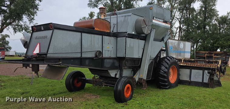 image for item EF3804 Gleaner M2 combine