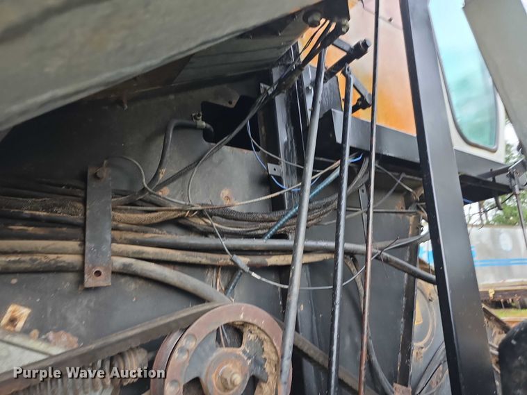 image for item EF3804 Gleaner M2 combine