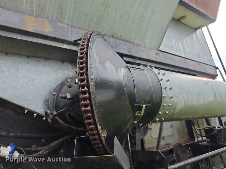 image for item EF3804 Gleaner M2 combine