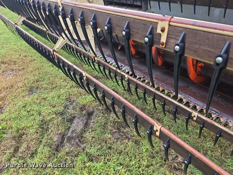 image for item EF3804 Gleaner M2 combine