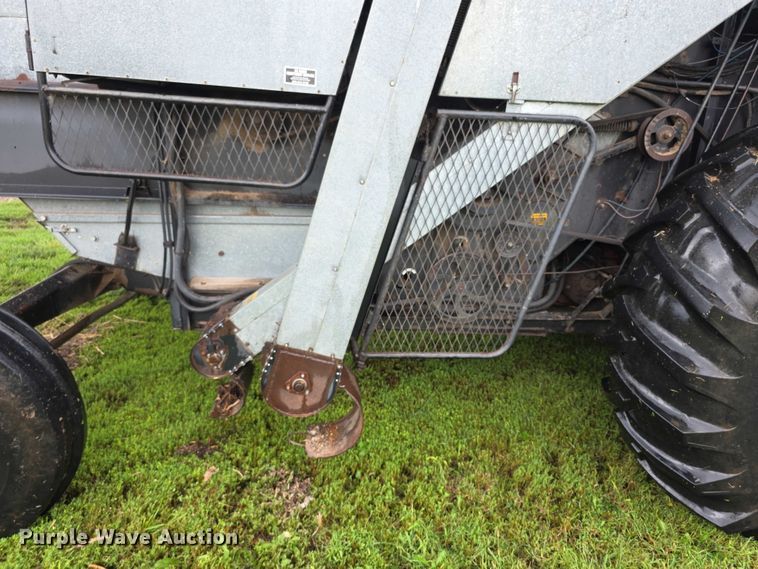 image for item EF3804 Gleaner M2 combine