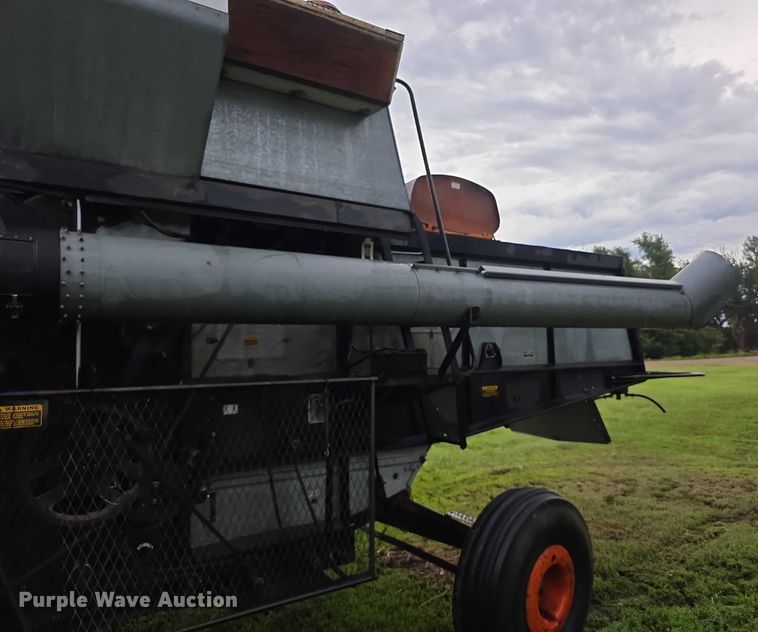 image for item EF3804 Gleaner M2 combine