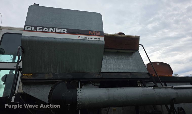 image for item EF3804 Gleaner M2 combine
