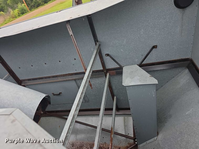 image for item EF3804 Gleaner M2 combine