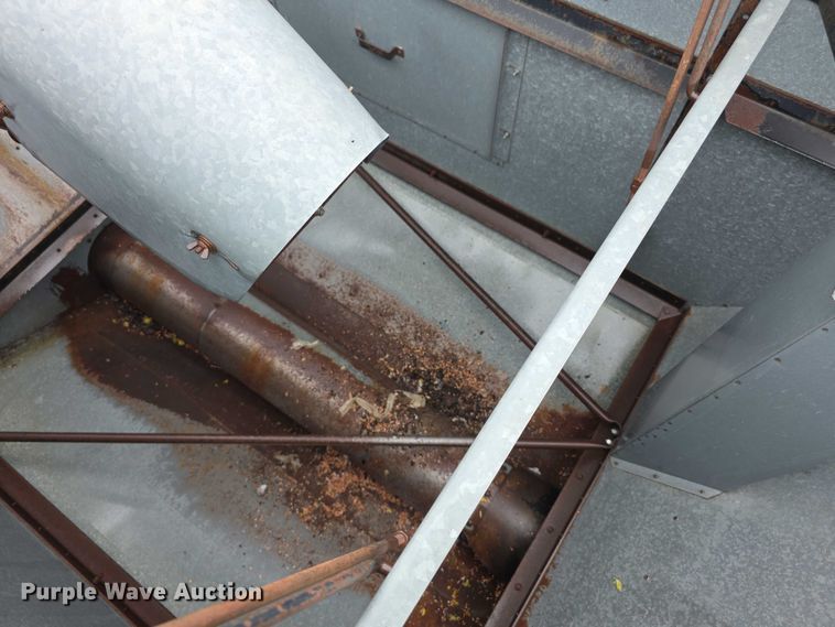 image for item EF3804 Gleaner M2 combine