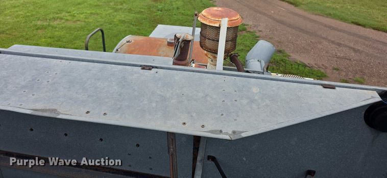 image for item EF3804 Gleaner M2 combine