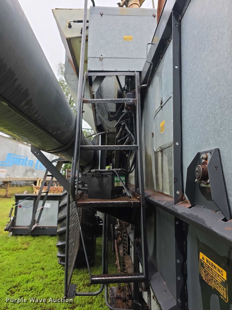 image for item EF3804 Gleaner M2 combine