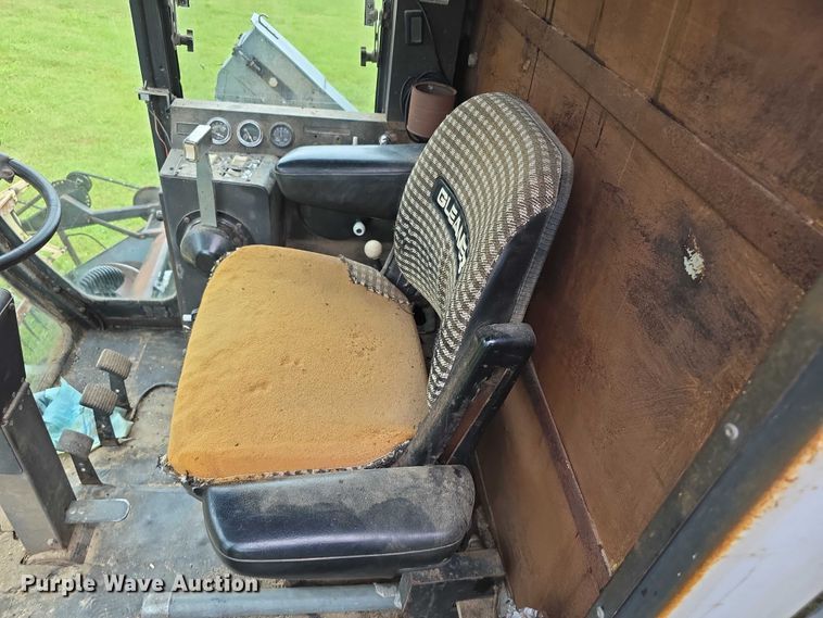 image for item EF3804 Gleaner M2 combine