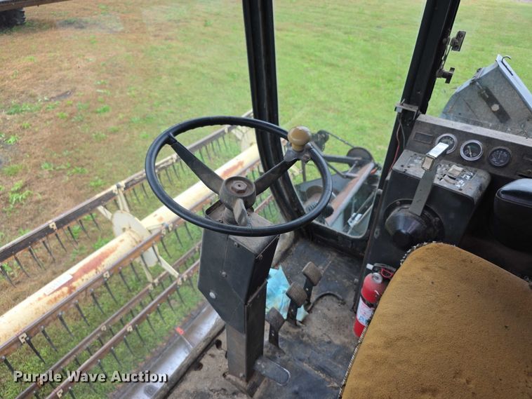 image for item EF3804 Gleaner M2 combine