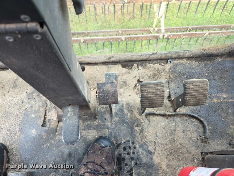 image for item EF3804 Gleaner M2 combine