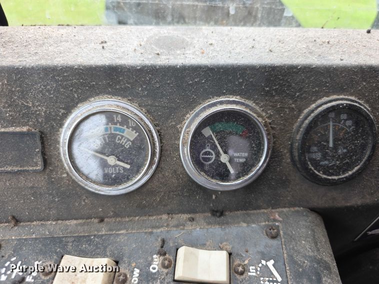 image for item EF3804 Gleaner M2 combine