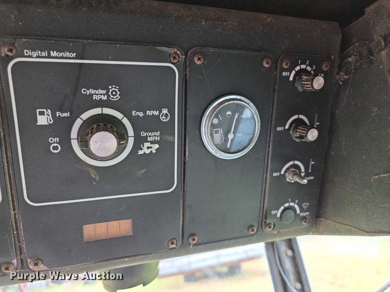 image for item EF3804 Gleaner M2 combine