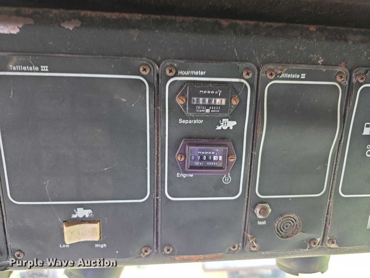 image for item EF3804 Gleaner M2 combine