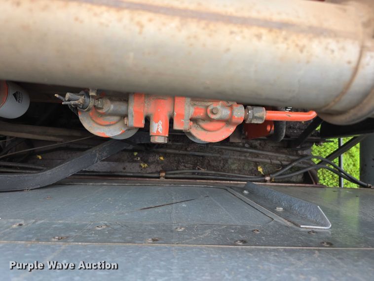 image for item EF3804 Gleaner M2 combine