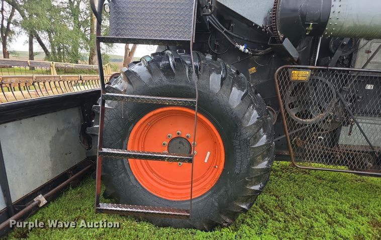 image for item EF3804 Gleaner M2 combine