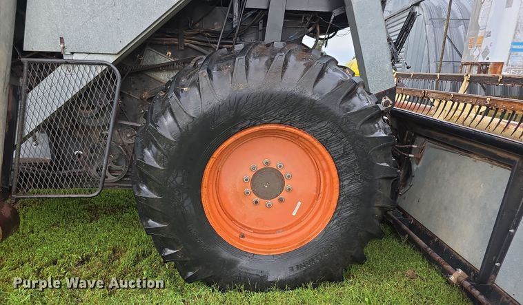 image for item EF3804 Gleaner M2 combine