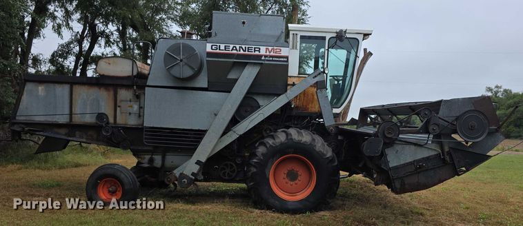 image for item EF3805 Gleaner M2  combine