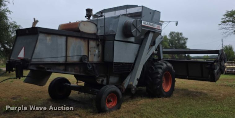 image for item EF3805 Gleaner M2  combine