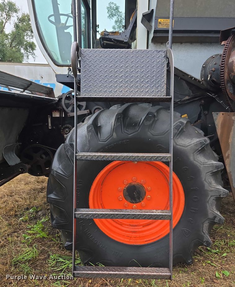 image for item EF3805 Gleaner M2  combine