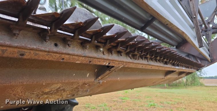 image for item EF3805 Gleaner M2  combine