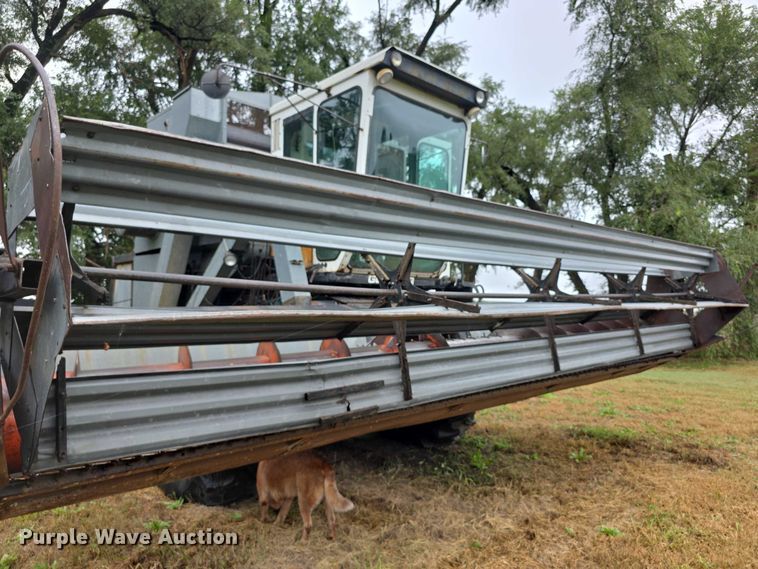 image for item EF3805 Gleaner M2  combine