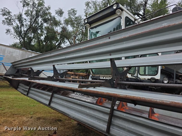 image for item EF3805 Gleaner M2  combine